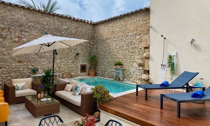Maria de la Salut Ski Chalet | Townhouse Set Corbates in Maria de la Salut