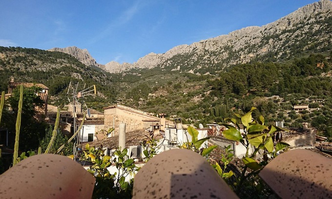 Fornalutx House | Townhouse with Roof Terrace and wifi in the centre of Fornalutx.