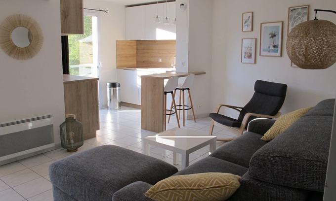 Saint-Raphael Apartment | Très bel appartement 2 pièces proche de la mer et de toutes commodités