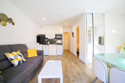 Cannes City Centre Apartment | Très bel appartement terrasse centre ville - CANNES CENTER