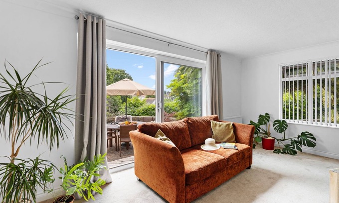Brixham Cottage | Trade Winds - a house that sleeps 8 guests in 4 bedrooms