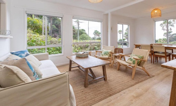 Elizabeth Beach House | Trade Winds