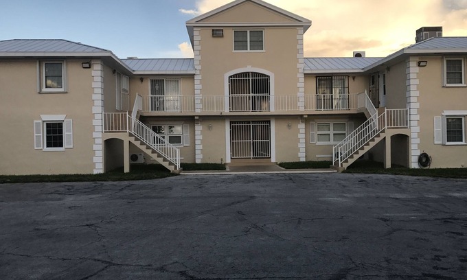 Bahamas Terrace Condo | Tradewinds Vacation Condo