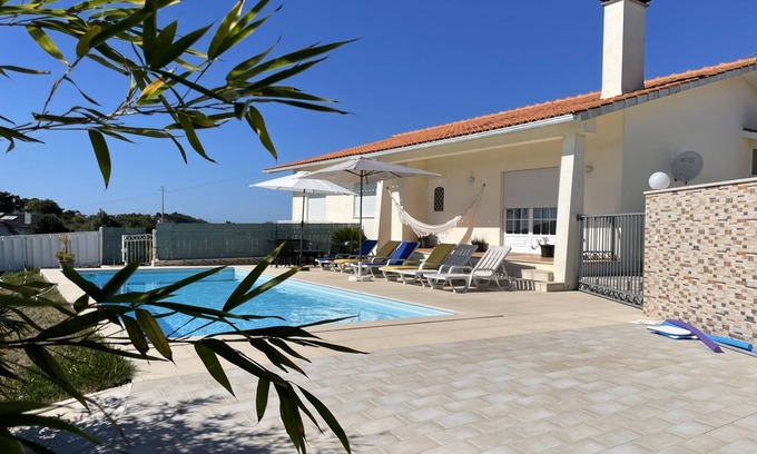 Caldas da Rainha Villa | Traditional 3 bedroom villa for 6 people with private swimming pool