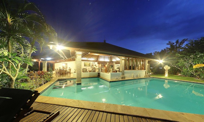 Ungasan Villa | Traditional 4BR Cliff View Villa Located In Jimbaran! - 18Min Drive To Beach!