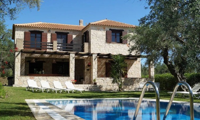 Lithakia House | Traditional 5-bedroom villa with pool in marvelous Zakynthos.