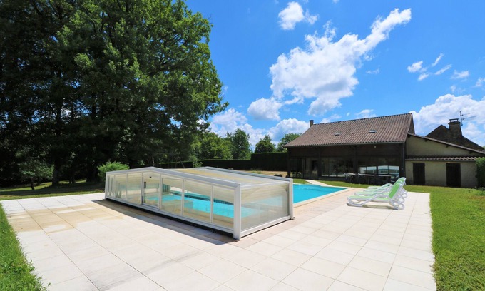 Pays-de-Belves House | Traditional dordogne stone house with private pool set in immaculate coutryside.