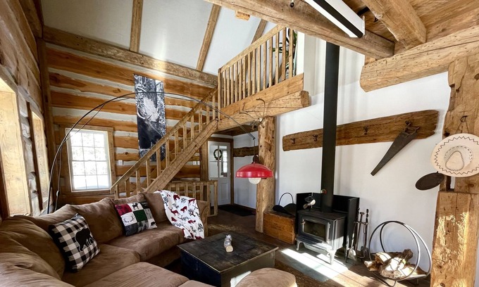 Val-des-Lacs Ski Chalet | Traditional Ranch/hot-tub - 35 min from Mont Tremblant