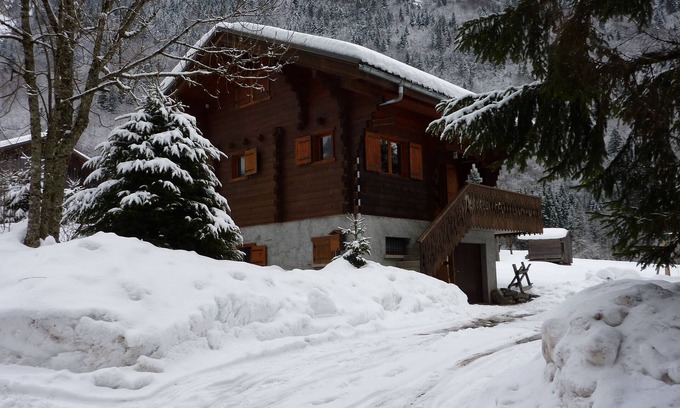 Sixt-Fer-a-Cheval Ski Chalet | Traditional Ski Chalet with Stunning Views