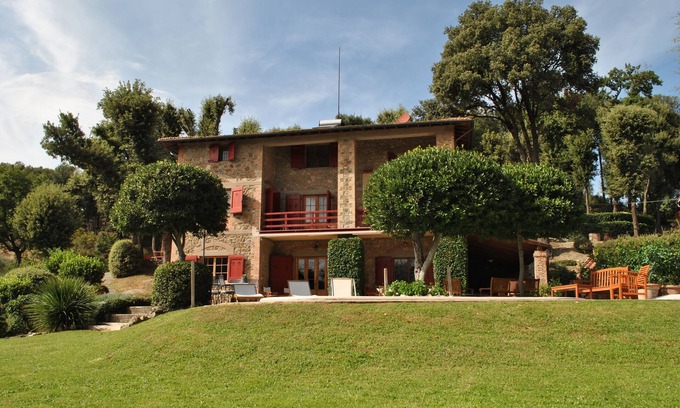 Gambassi Terme Villa | traditional Tuscan Villa, the perfect retreat for families and friends