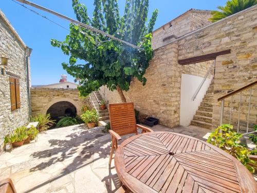 Skarinou Apartment | Traditional Village Pool Paradise Family Apartment