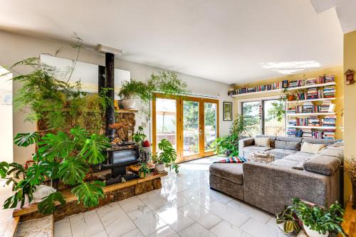 Boulder House | Trail Access, Hot Tub Lakefront Boulder Retreat!