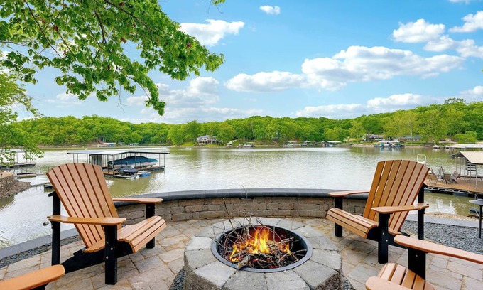 Sunrise Beach House | Trails End Hideaway – Waterfront