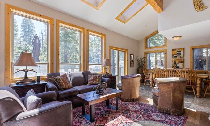 Alpine Meadows House | Trailside - Alpine Meadows 6 Bedroom with Private Hot tub