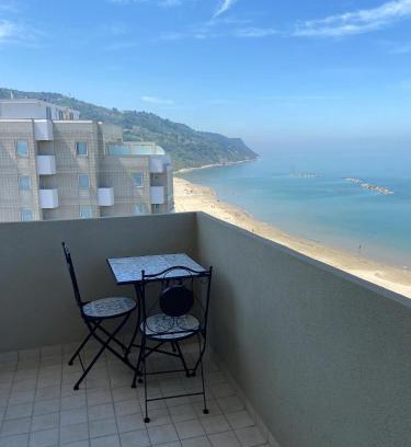 Pesaro Apartment | Tramonto in Baia