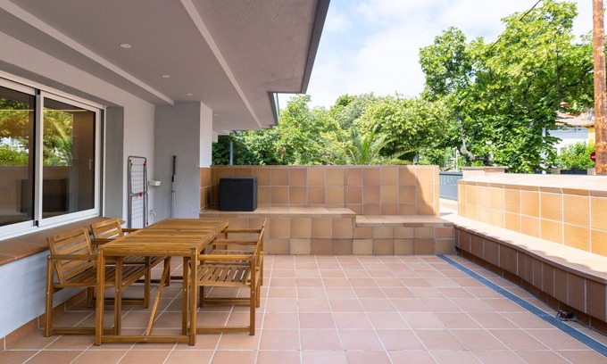 Vilassar de Mar Apartment | Tramuntana - Aparthotel with Swimming Pool