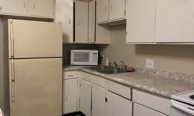 Downtown Des Moines Apartment | Tranquil 2-bedroom apartment near downtown Des Moines