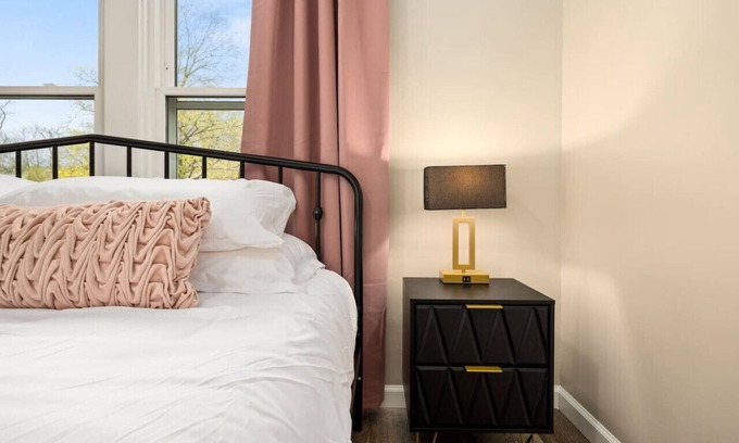 Peoria House | Tranquil 3-Bed Retreat: Sleeps 7