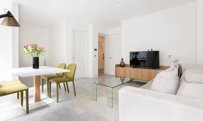 London City Centre Apartment | Tranquil 3 Bedroom a few steps from Covent Garden