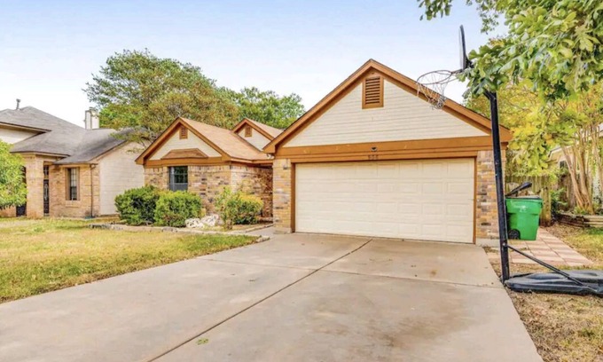 Cedar Park House | Tranquil 3 BR Oasis : Relaxing Suburn Austin heaven