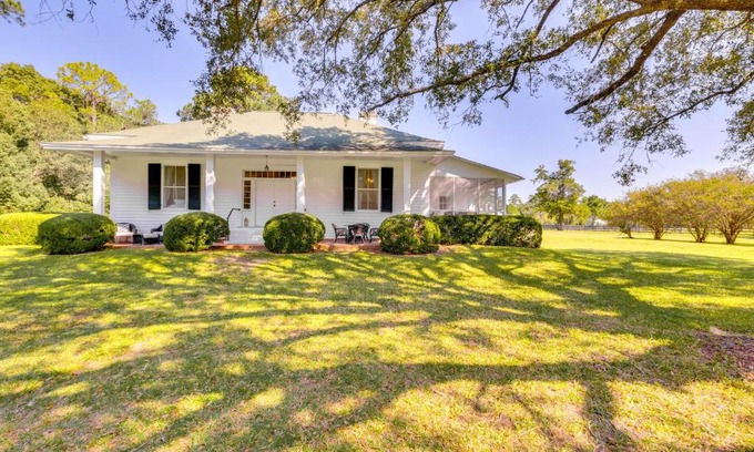 Fowlstown House | Tranquil Abode Near Thomasville with Screened Porch!