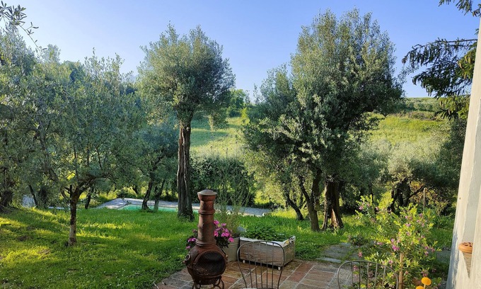 Mogliano Apartment | Tranquil apartment with pool