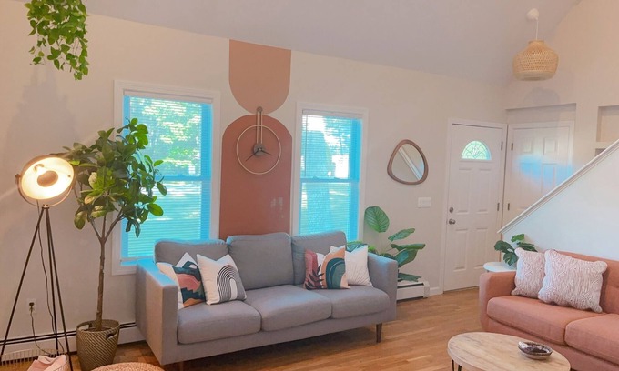 Mashpee House | Tranquil Cape getaway 4BD 2BA with AC, Family and Pet Friendly!