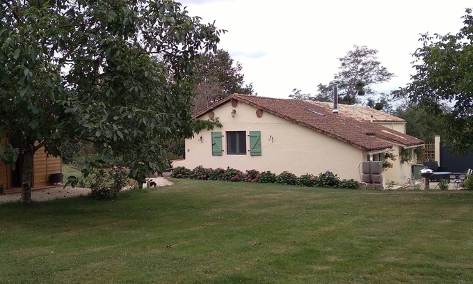 Aubigny Cottage | Tranquil cottage set in the heart of the Deux Sevres countryside.