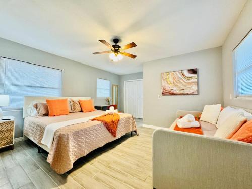 Crystal Lake House | Tranquil Florida Getaway Garden & Courtyard