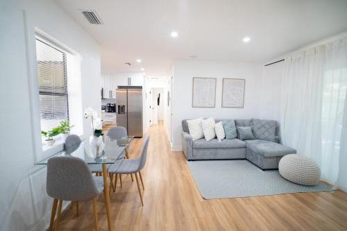 Meadowlawn House | Tranquil Fully Renoveted Home St Pete Dt&beachs