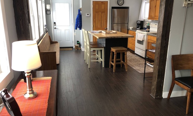 Newbury Cottage | Tranquil Getaway-Dartmouth Lake Sunapee Region