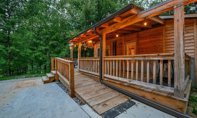 Irvine Cabin | Tranquil Getaway in the Woods ~ Sunset Ridge