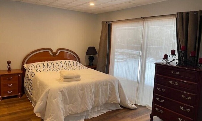 Springwater House | Tranquil Guesthouse Close to Ski Hills - 1 Bedroomn