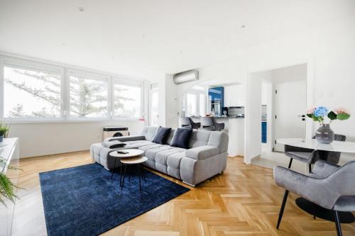 Gellert Hill Apartment | Tranquil Hideaway on Gellért Hill with Parking