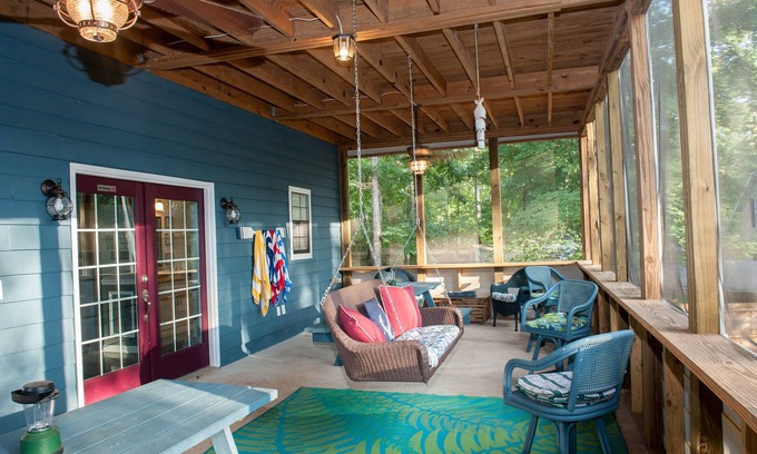 Eatonton House | Tranquil lake GET-A-WAY