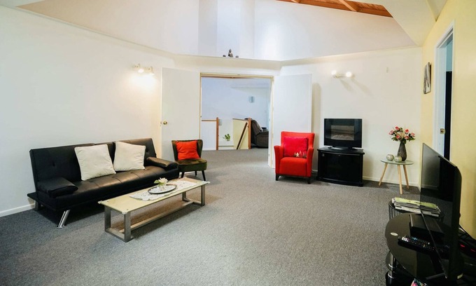 Eagle Heights House | Tranquil Mountain Escape / Tamborine Mountain