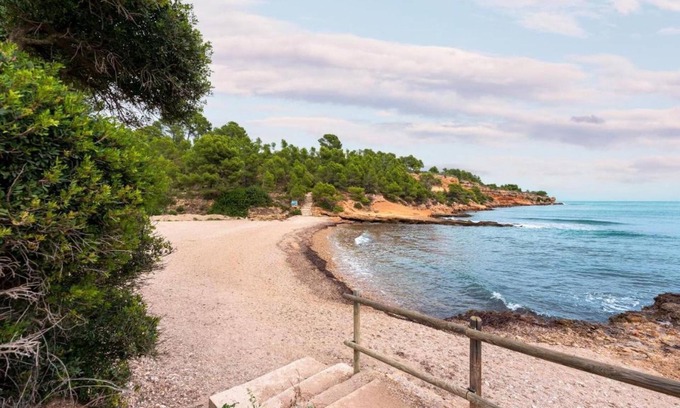 El Perello Villa | Tranquil Paradise, Private Pool - only 200m to beach!