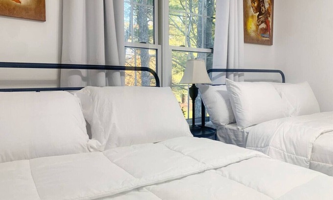 North Laurel House | Tranquil Private Rm 4 Four