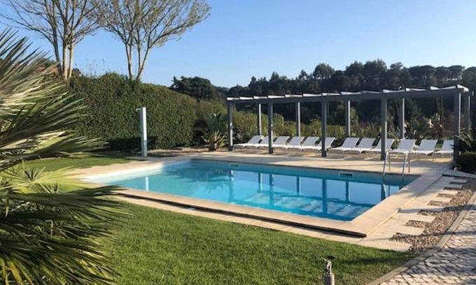 Alfarim Bed & Breakfast | Tranquil Retreat in Sesimbra with Private Entrance and Stunning Views