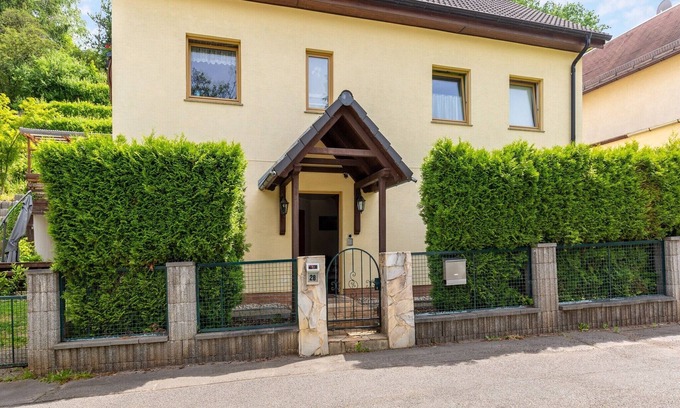 Birkigt Apartment | Tranquil Stay in Dresden
