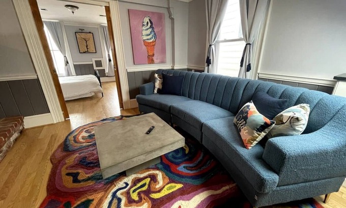 Capitol Hill House | Tranquil Stay w/2BR Near Smithsonian Museum - 2.5 miles away