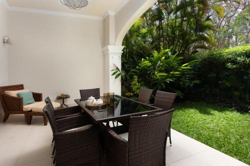 Porters House | Tranquil Townhome, close to beach & dining