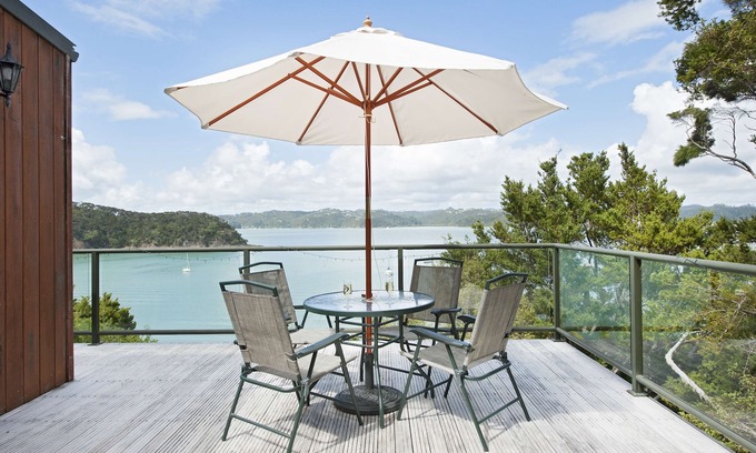 Russell House | Tranquil waterfront escape with gorgeous views & a touch of history