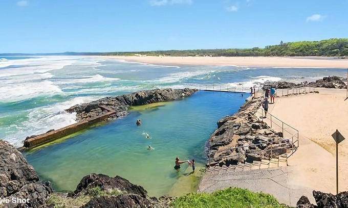 Sawtell House | Tranquil Waters - newly renovated on Bonville Creek