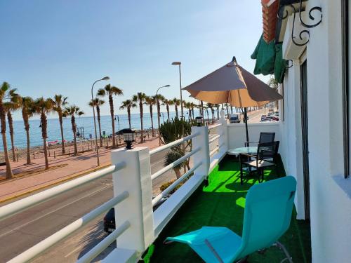 Adra House | Tranquila casa frente al mar