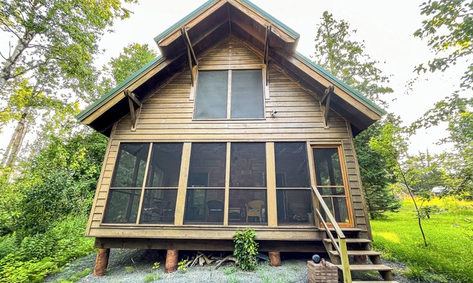 Herbster Cabin | Tranquility & Adventure Await at the River's Edge