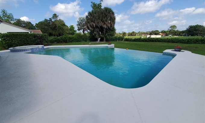 Clermont House | Tranquility at Swiss! | 3 Bed, 3 Bath