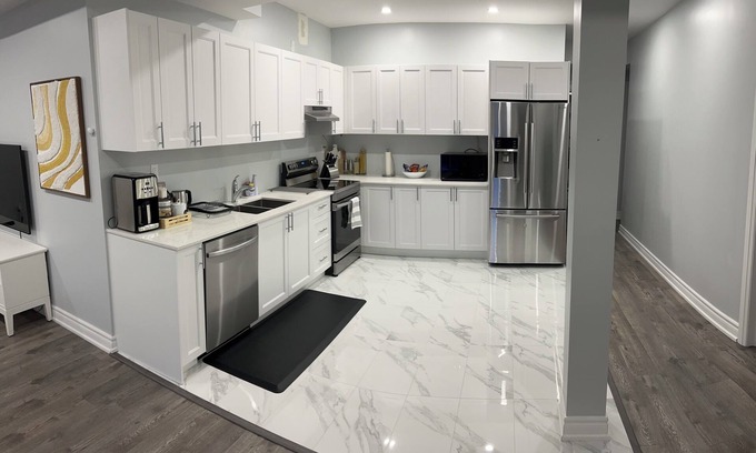 Innisfil House | Tranquility Haven Plus in Barrie