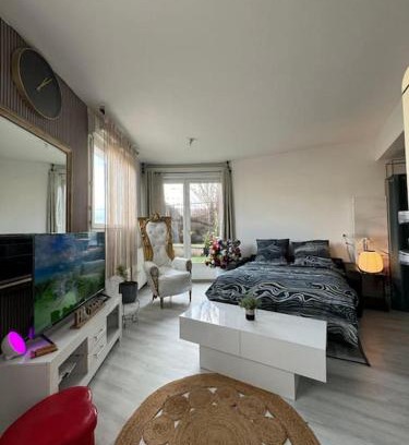 Poissy Apartment | Tranquillité à 30 min de Paris