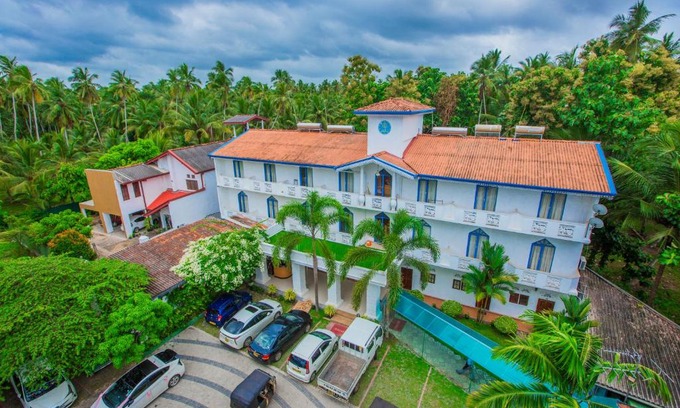 Andiambalama Hotel | Transit Budget Hotel